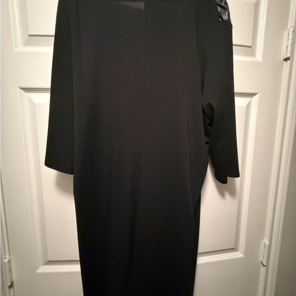 Junarose Sleek Black Faux-Leather Midi Skirt
